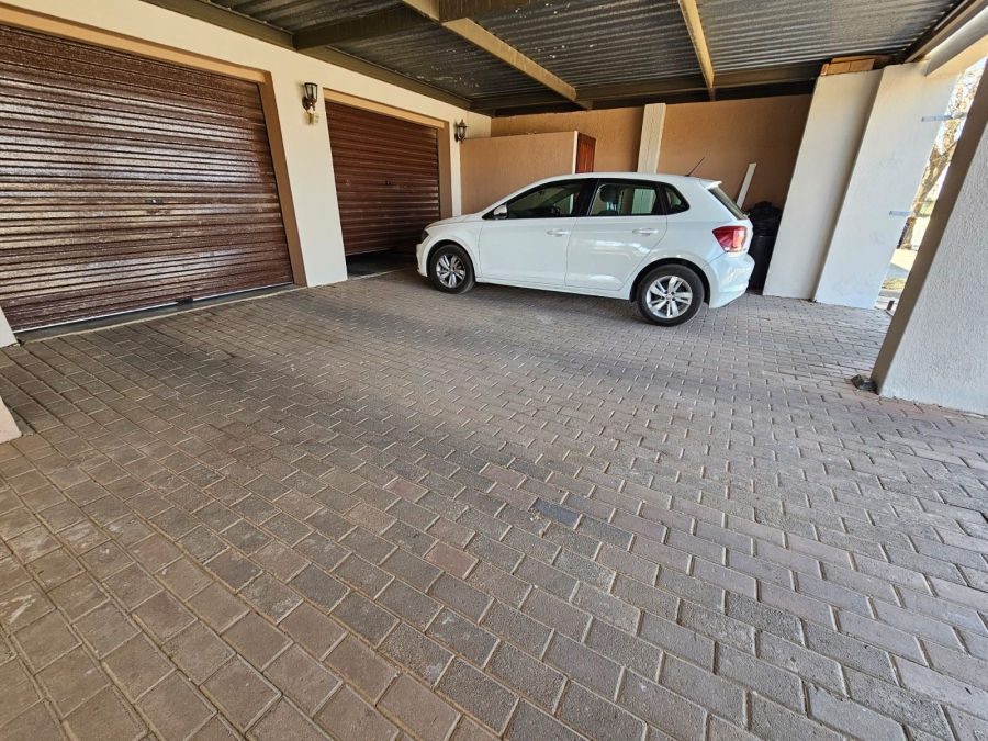 5 Bedroom Property for Sale in Riebeeckstad Free State